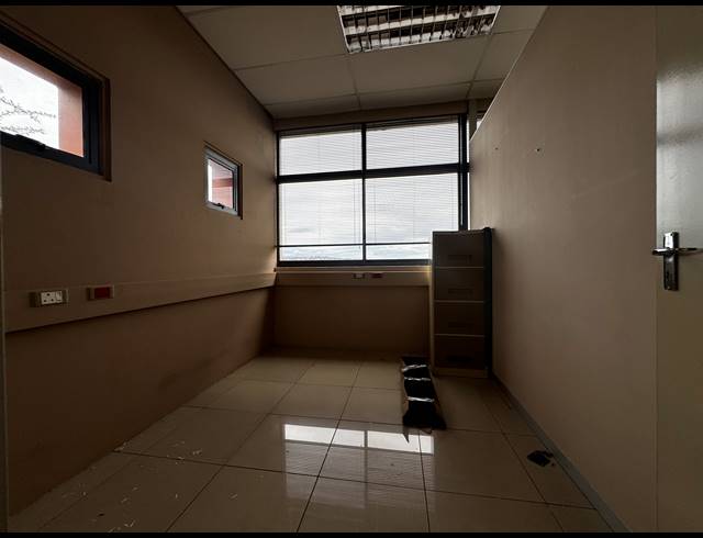 150M² OFFICE TO LET IN SHERWOOD